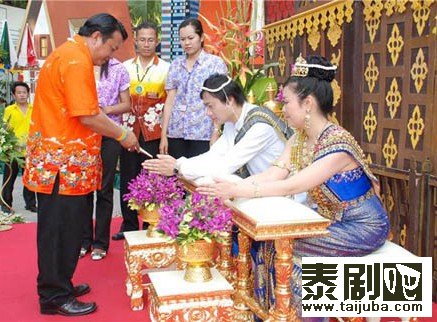 揭秘异域风情的泰国婚礼习俗剧照、海报6