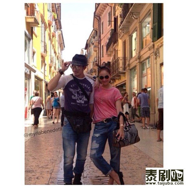 泰星阿提查Aum晒与女友Nat意大利旅游度假甜蜜照片0