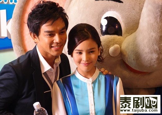 泰国爱情电影《喜欢就按like 合适就按love》剧照、海报0
