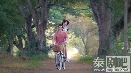 电影《小情人》男女主角查理哲华和Focus再度合作新歌《我的故事》MV
