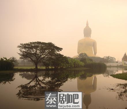 泰国旅游:红统府WAT MUANG寺世界上最高最大的金身佛像 