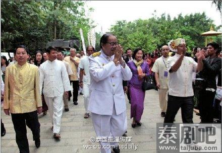 泰国皇室向云南勐景来佛寺布施