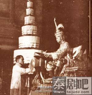 七世皇于1932年颁发泰国第一部宪法
