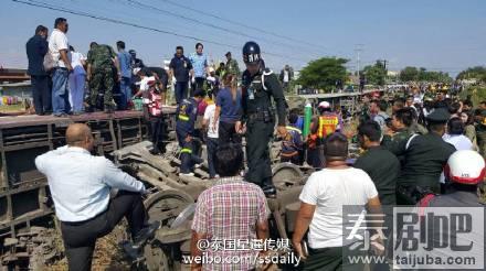 泰国火车撞上运牛车事故现场照