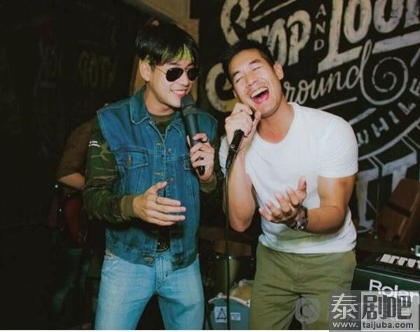 泰星Weir与Kenp亲密合照