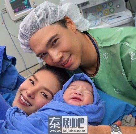 泰星Matthew和Lydia破腹产下男婴