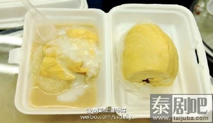 泰国关于榴莲的美食:榴莲披萨榴莲小丸子榴莲月饼等