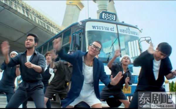 泰国电影《888:疯狂公交车之穿越地狱》剧照