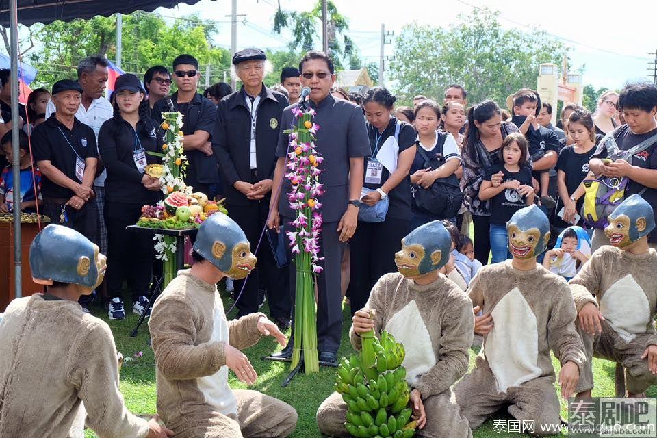 泰国华富里府猴宴活动照