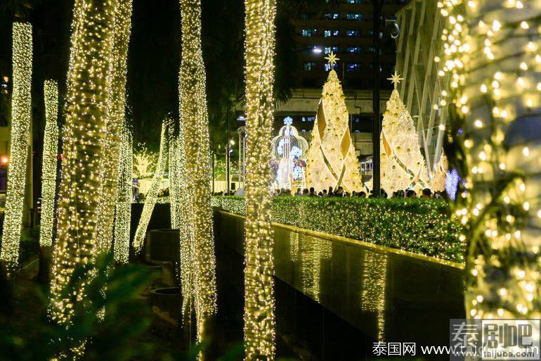 泰国曼谷Central Word圣诞灯光