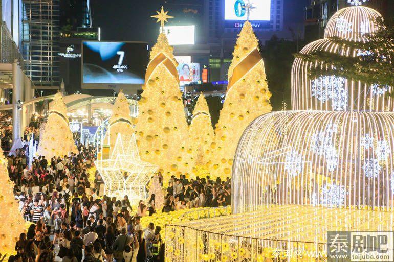 泰国曼谷Central Word圣诞灯光