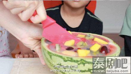 泰国水果美食：西瓜水果冻做法和原料