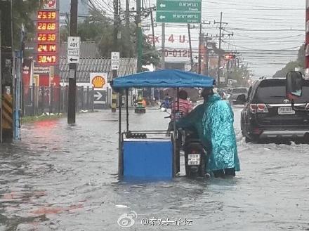 泰国南部遭遇罕见冬季洪水