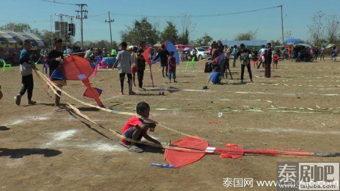 泰国武里南府风筝节现场照