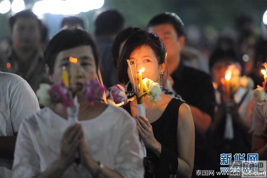 泰国庆祝万佛节巡礼朝拜活动照