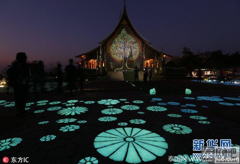 泰国乌汶府萤光寺闪闪发光