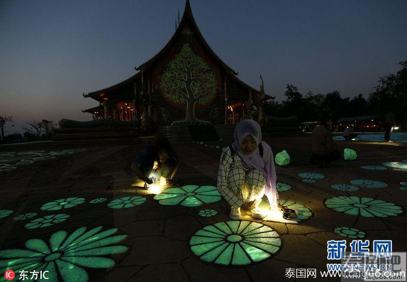 泰国乌汶府萤光寺闪闪发光