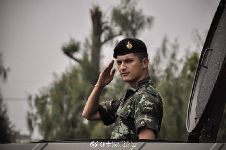 泰星Chin军中服役