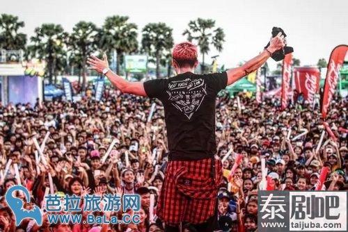 泰国歌手Tono Phakin告别粉色头 光头造型依旧潮男范十足