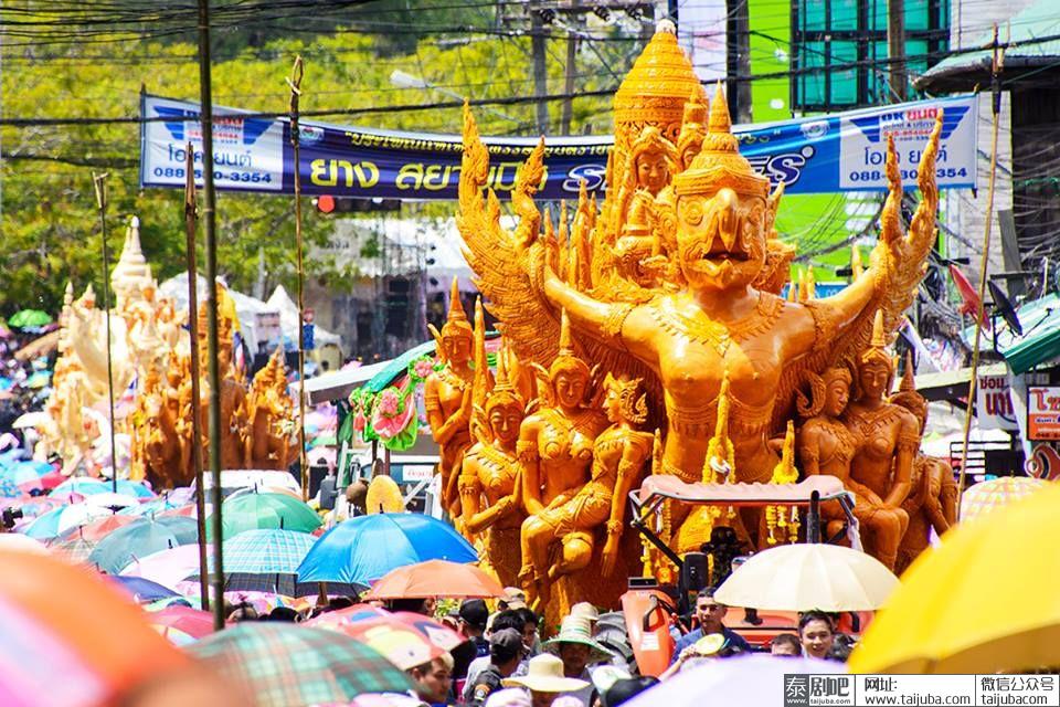 泰国乌汶府大型蜡雕巡游活动