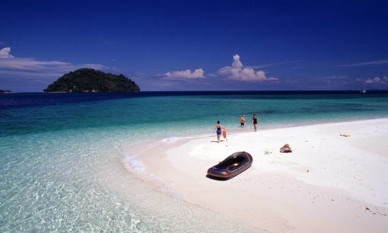 普吉岛奈汉海滩Nai Harn Beach