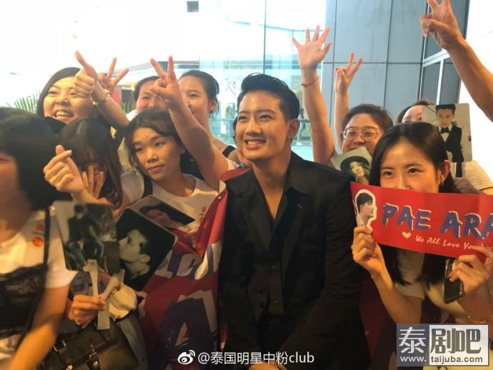 泰星参加上海电影节受欢迎