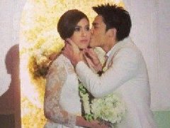 泰剧《藩篱情缘》主演Mark&Kim甜蜜婚纱照