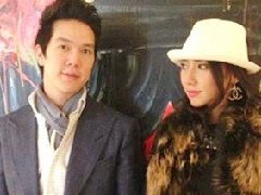 泰星Aump与男友高调游法国 泰星Aump男友照片