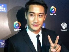 泰星Pong很开心自己主演的泰剧《无忧的天堂/悲恋花》在中国反响好