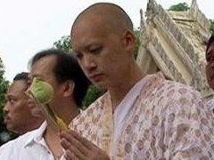 泰星Bie素格力·威塞哥抛开俗世再次出家