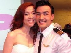 泰星Tuk Briboon和空姐女友举行婚礼