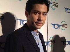 泰星Smart否认与女子一道逛暹罗广场 重申自己是单身希望专心于事业