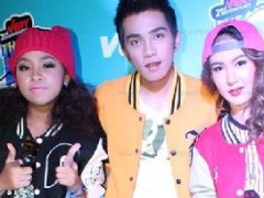 Aon与Cherreen、Dee恳请大家关注The Star 9的歌曲