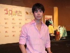 泰星Mac AF称与Puifai的感情升温 与Ch7台续约5年