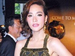 泰星Ploy Chermarn否认与总警司Chalerm之子亲密 坚称单身