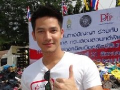 泰星Ron Pattarapol否认做过整容 尝试主持工作