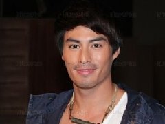 泰星Nawin Tar承认忘不掉Ploy Chermarn 否认在日本见过女方
