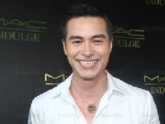 泰星Peter Corp承认未婚妻Ploy未婚先孕