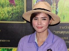 泰星Oum Lakkana因腹泻住院 为Chompoo Konbai结婚感到高兴