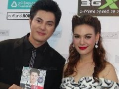 泰星Man Karin与Gale Waythaka共推新书赚钱 交往八年没七年之痒明年结婚