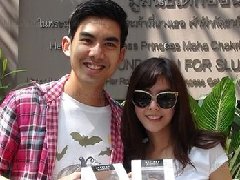 Ter Chantawich与女友Peak Pattarasaya做慈善庆生
