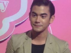 Sean Jindachot12月2日出家修行两周 打算去印度研习佛法
