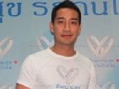 Pong澄清说送糕中国女子是朋友  Vill有望出演中国投资的电视剧
