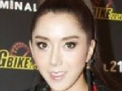 反角女星Ice剧约不断  Rome是新剧《Fire Playing with Fire》男主