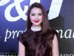 Patricia代言欧莱雅  Marsha排演“羽毛与鲜花”演唱会