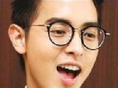 James Jirayu捧着蛋糕为大老板Prawit庆生 Bright对有人批评场景戏少不予置评
