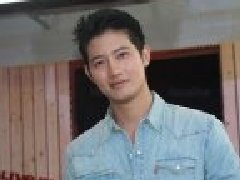 Pae健身塑体以与Aum合作电影 Push携女友参加Jem的婚礼