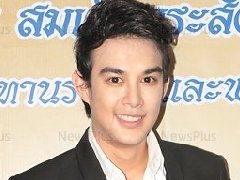 Boss承认到剧组迟到而被领导训话 Som很高兴取得荣誉奖