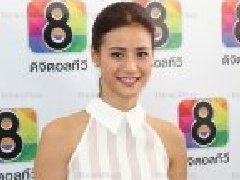 Namfon很高兴《悍妻》首播 Air与生意人男友Athit举行婚礼