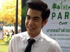 Sean很高兴有人称他与Saipan为情侣档 Pope说生日打算和母亲一起去外府做功德